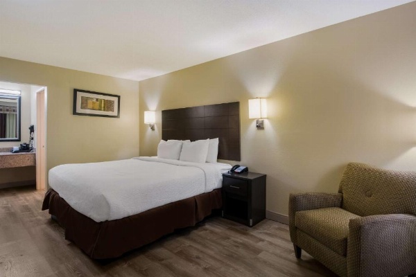 SureStay Plus Hotel by Best Western Jackson image 14