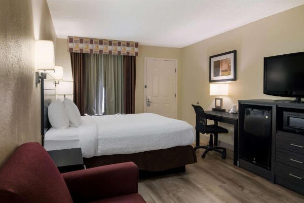 SureStay Plus Hotel by Best Western Jackson image 17