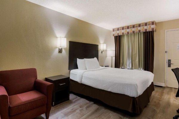 SureStay Plus Hotel by Best Western Jackson image 18